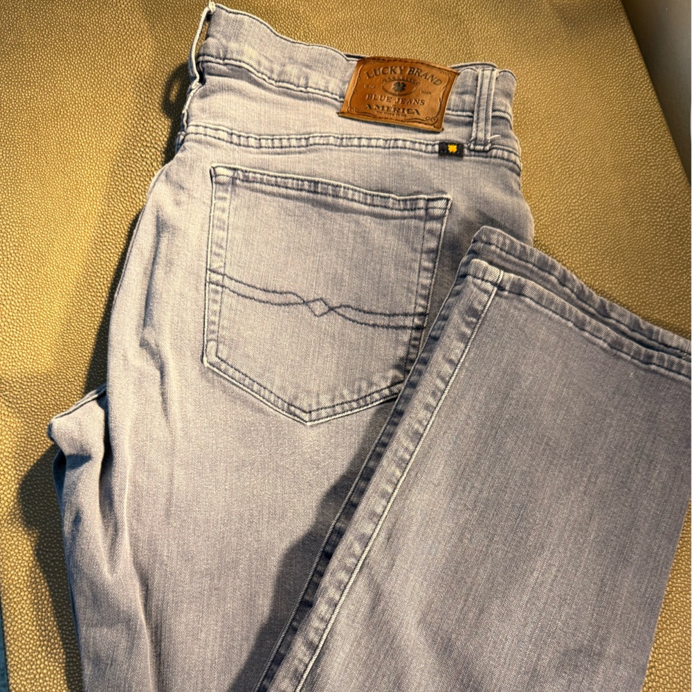 Lucky Brand Gray Straight Jeans with Classic Stitching
